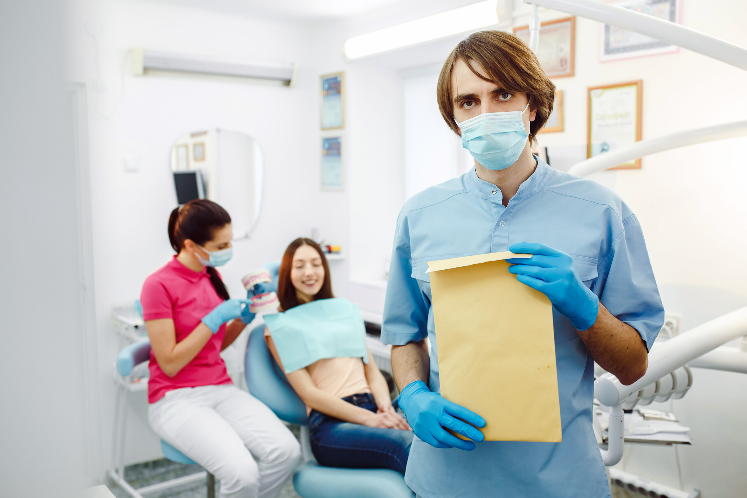 HOW CAN I GET EMERGENCY DENTIST APPOINTMENT IN A DENTAL CENTER IN TURKEY?