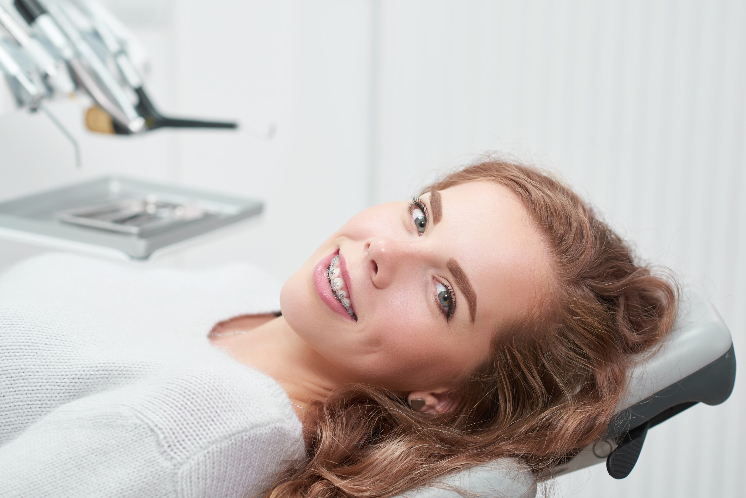 THE BEST AGE FOR DENTAL IMPLANTS IN TURKEY